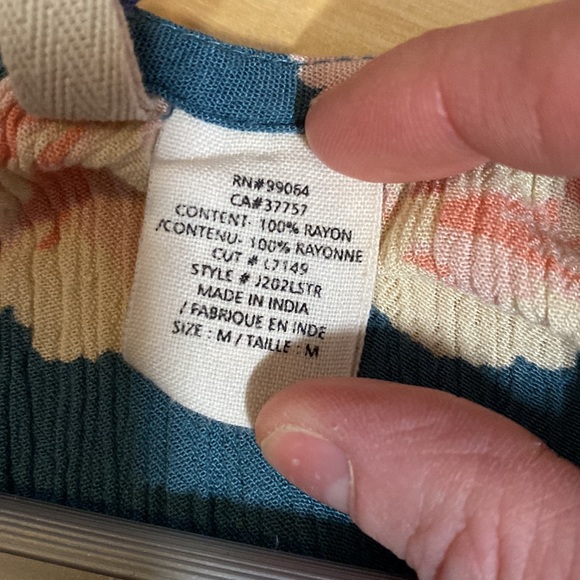 Romper by Billabong size medium - Picture 6 of 9